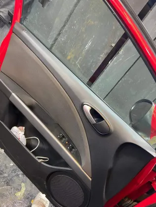 سيات ليون 2012 أبيض مستعملة للبيع