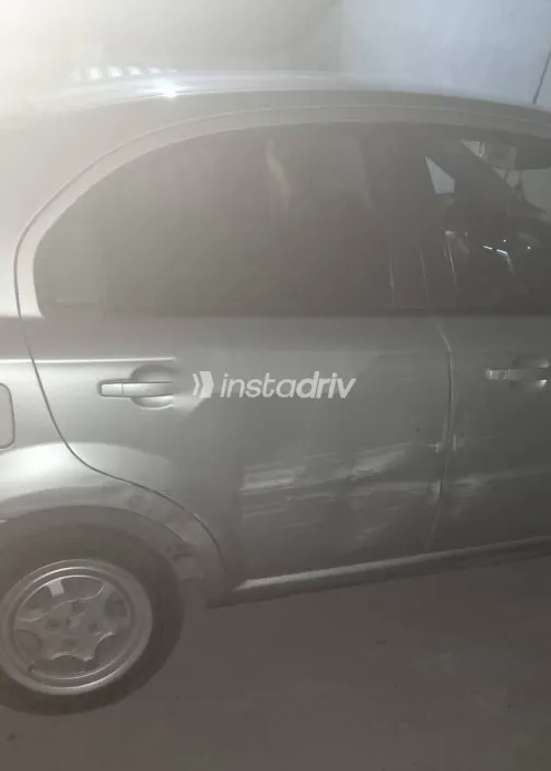 شيفروليه افيو 2012 فضي مستعملة للبيع - 3