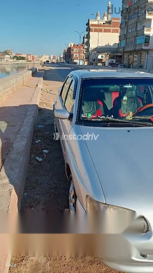 فورد اسكورت 1998 فضي مستعملة للبيع - 6