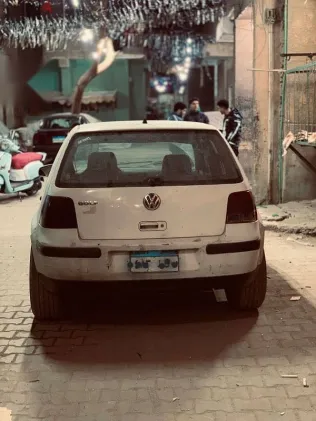 فولكس فاغن جولف 1999 أبيض مستعملة للبيع