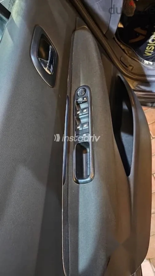 بيجو 5008 2017 رمادي مستعملة للبيع - 3