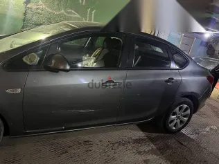 اوبل أسترا 2018 رمادي مستعملة للبيع