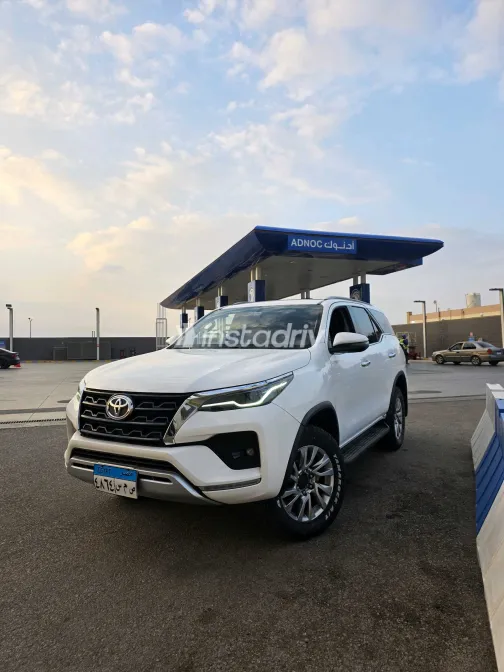 Toyota Fortuner 2024 White Used for Sale - 2