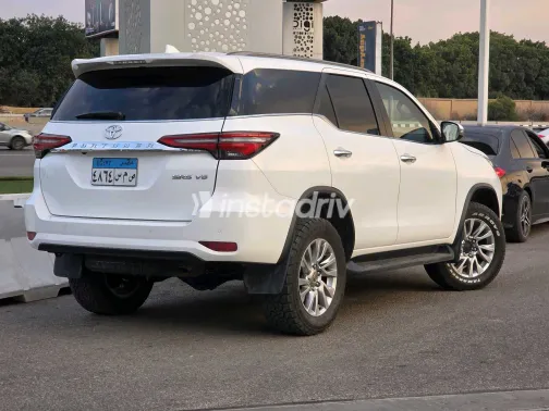 Toyota Fortuner 2024 White Used for Sale - 3