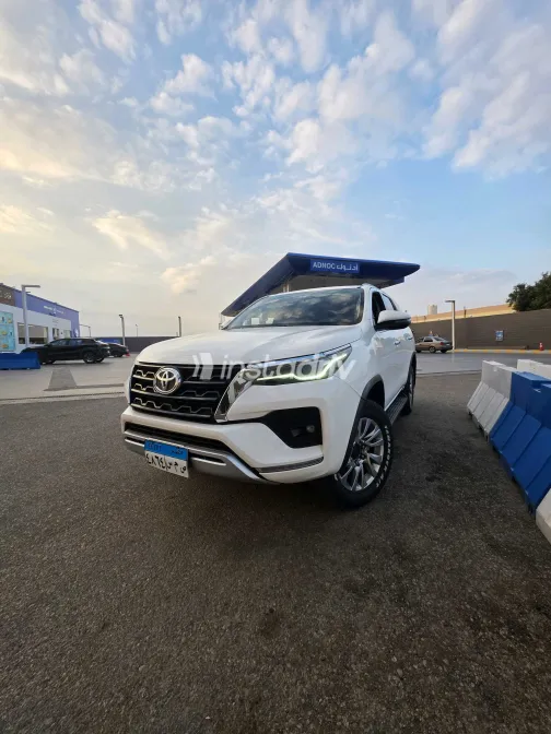 Toyota Fortuner 2024 White Used for Sale - 9