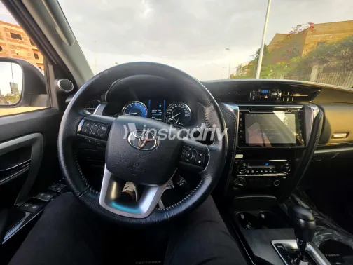 Toyota Fortuner 2024 White Used for Sale - 10