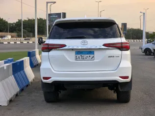 تويوتا فورتشنر 2024 أبيض مستعملة للبيع
