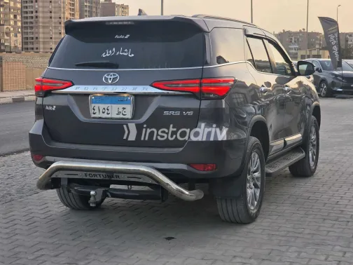 تويوتا فورتشنر 2022 أبيض مستعملة للبيع - 3
