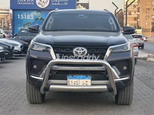 تويوتا فورتشنر 2022 أبيض مستعملة للبيع - 4