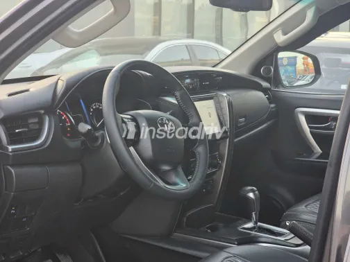 تويوتا فورتشنر 2022 أبيض مستعملة للبيع - 5