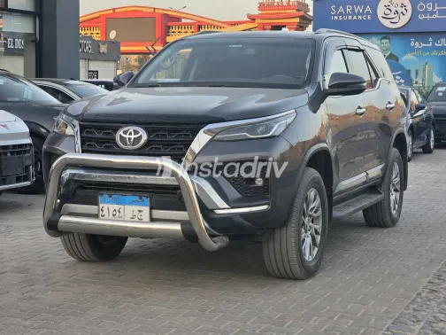 تويوتا فورتشنر 2022 أبيض مستعملة للبيع - 8