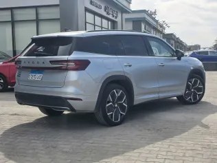 سكودا كودياك 2025 أبيض مستعملة للبيع