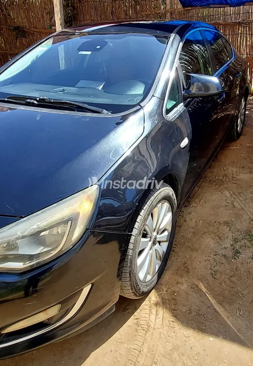 Opel Astra 2013 White Used for Sale - 6