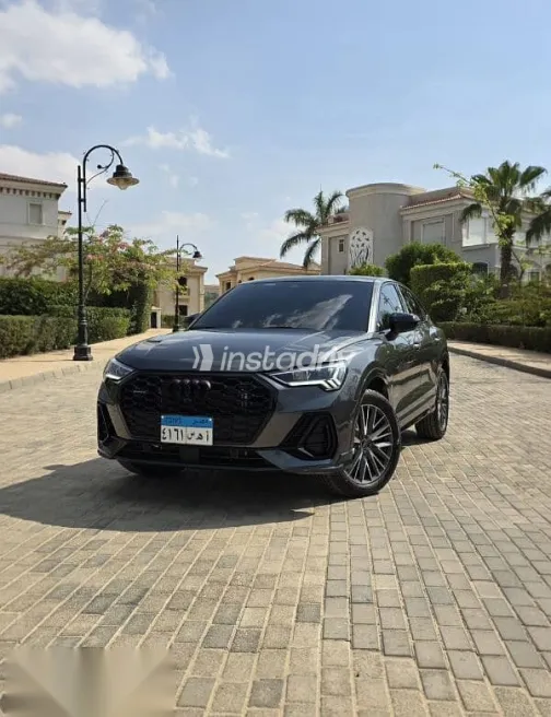 Audi Q3 2024 Gray Used for Sale - 1