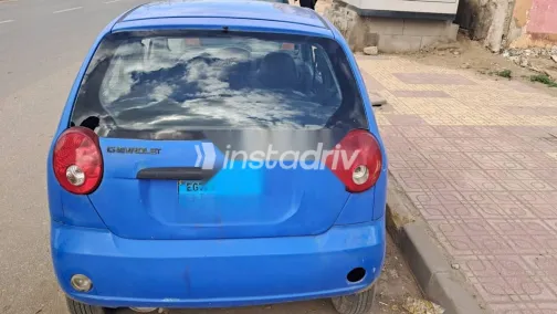 شيفروليه سبارك 2009 أزرق غامق مستعملة للبيع - 1