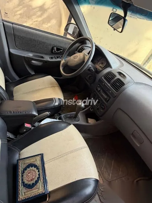 Hyundai Verna 2017 White Used for Sale - 5