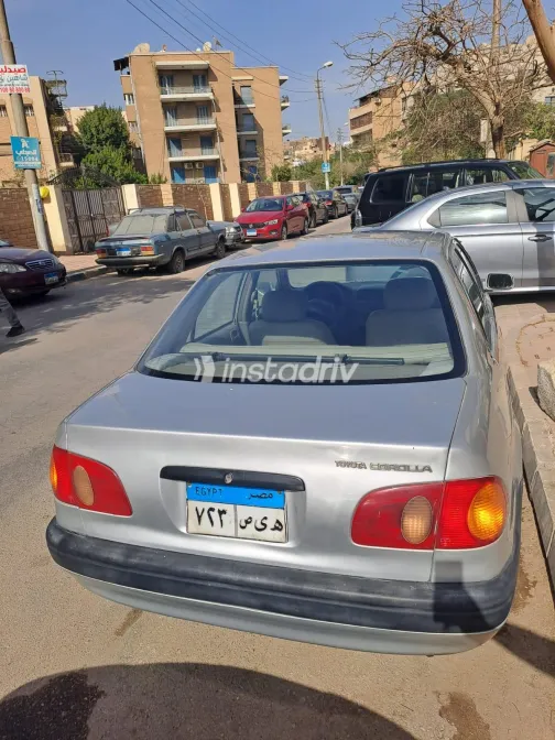 تويوتا كورولا 1990 أبيض مستعملة للبيع - 1