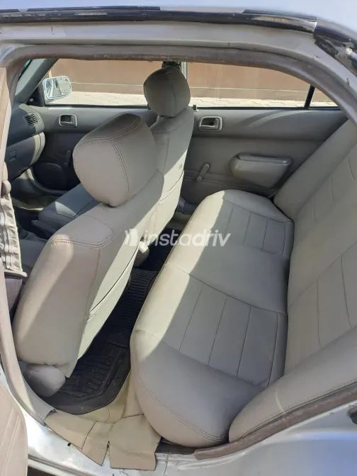 تويوتا كورولا 1990 أبيض مستعملة للبيع - 2