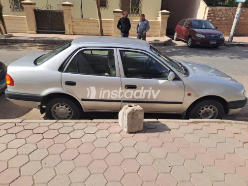 تويوتا كورولا 1990 أبيض مستعملة للبيع - 6