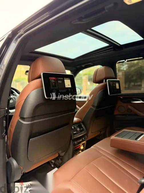 بي ام دبليو X5 2018 أزرق غامق مستعملة للبيع - 9