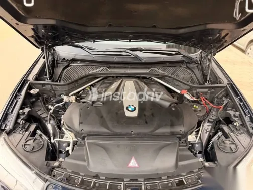 بي ام دبليو X5 2018 أزرق غامق مستعملة للبيع - 10