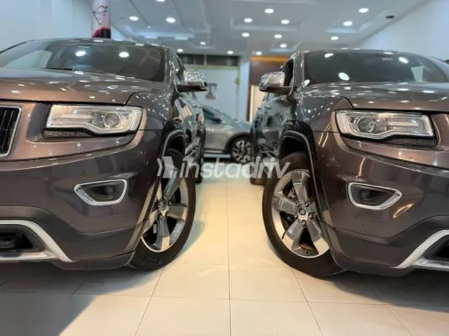 جيب شيروكي 2016 رمادي مستعملة للبيع - 3