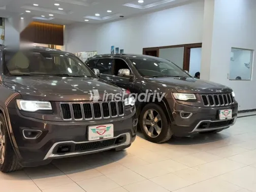 جيب شيروكي 2016 رمادي مستعملة للبيع - 4