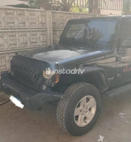 جيب رانجلر 2015 أسود مستعملة للبيع - 1