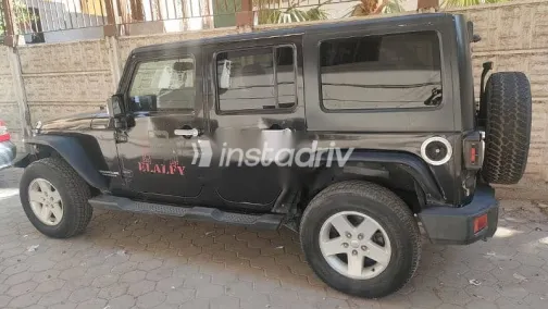 جيب رانجلر 2015 أسود مستعملة للبيع - 2