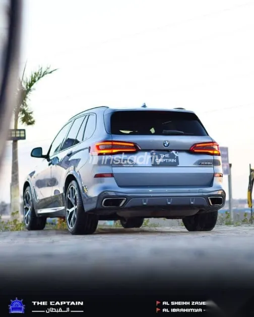BMW X5 2021 Gray Used for Sale - 4