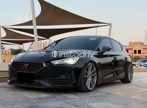 كوبرا ليون 2024 أبيض مستعملة للبيع - 1