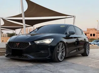 كوبرا ليون 2024 أبيض مستعملة للبيع