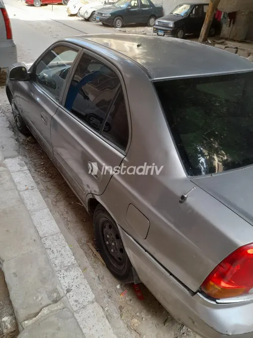 هيونداي فيرنا 2013 أبيض مستعملة للبيع - 2