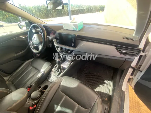 سكودا كاميك 2021 أبيض مستعملة للبيع - 2