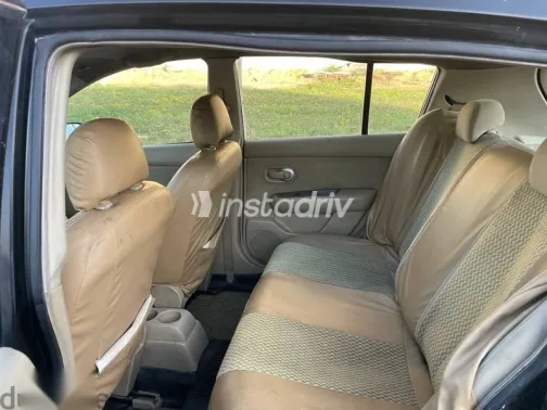 نيسان تيدا 2012 أسود مستعملة للبيع - 4