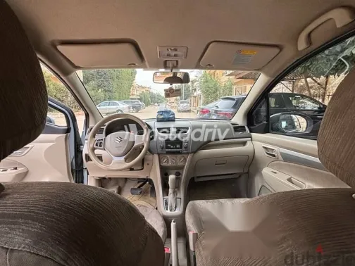 سوزوكى ارتيجا 2015 فضي مستعملة للبيع - 4