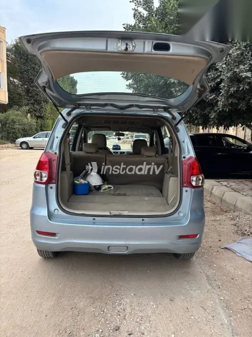 سوزوكى ارتيجا 2015 فضي مستعملة للبيع - 5