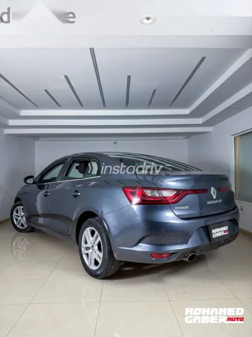 رينو ميجان 2020 أزرق غامق مستعملة للبيع - 5