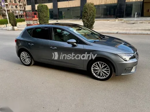 سيات ليون 2018 رمادي مستعملة للبيع - 4