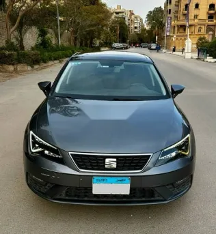 سيات ليون 2018 رمادي مستعملة للبيع