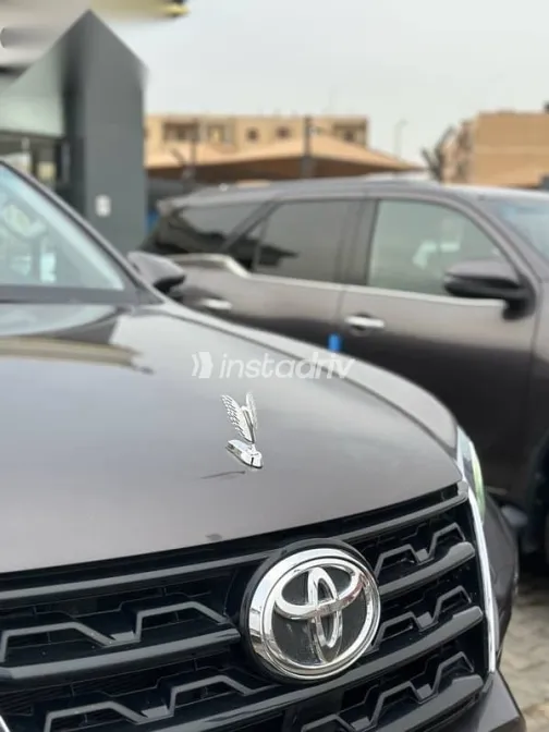 تويوتا فورتشنر 2022 بني مستعملة للبيع - 5