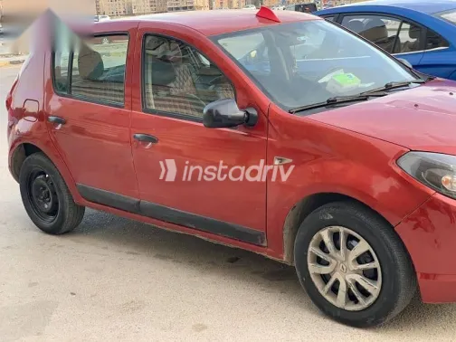 رينو سانديرو 2012 أحمر مستعملة للبيع - 9