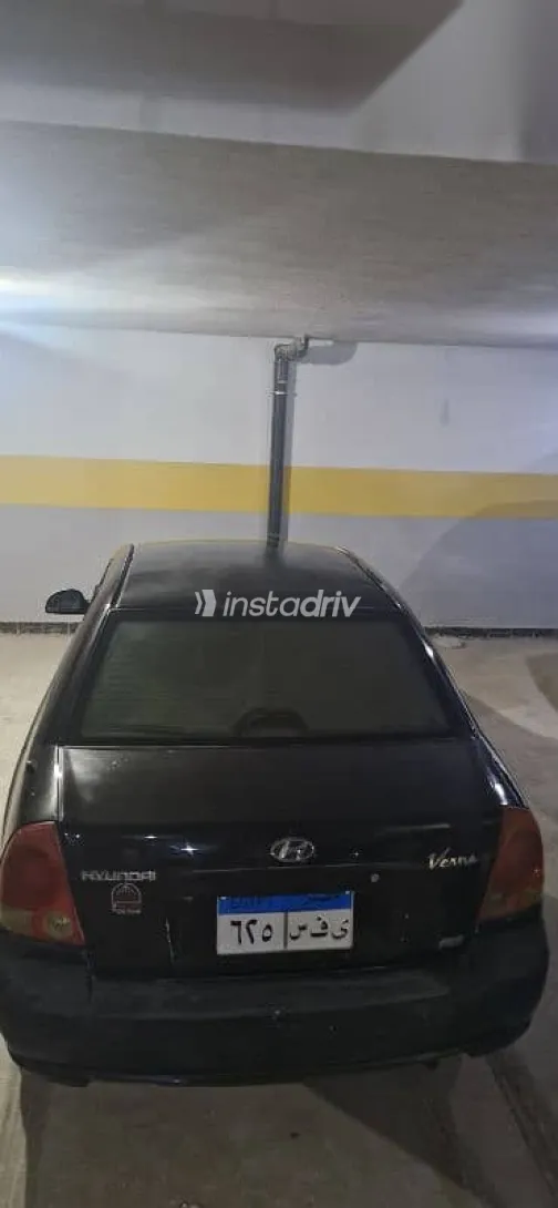 هيونداي فيرنا 2012 أسود مستعملة للبيع - 1