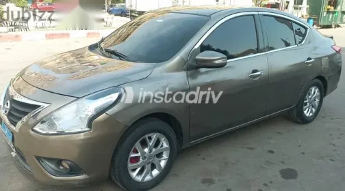 نيسان صنى 2015 ذهبي مستعملة للبيع - 3