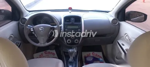 نيسان صنى 2015 ذهبي مستعملة للبيع - 6