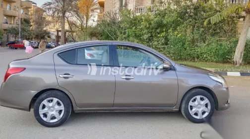 نيسان صنى 2023 بني مستعملة للبيع - 5