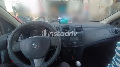 رينو لوجان 2015 فضي مستعملة للبيع - 3