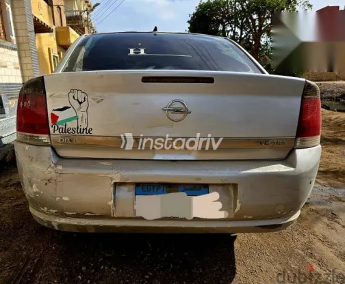 اوبل فيكترا 2007 فضي مستعملة للبيع - 4