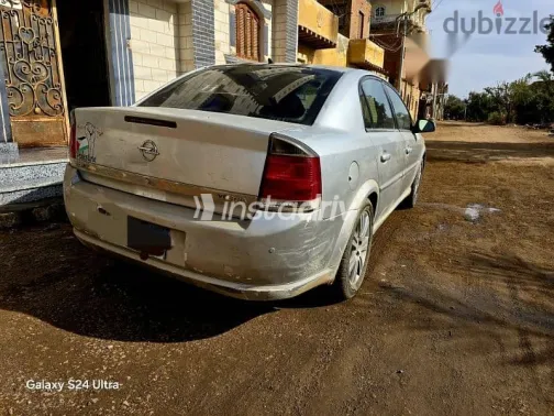 اوبل فيكترا 2007 فضي مستعملة للبيع - 8