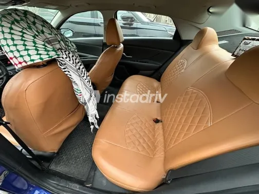 هيونداي إلنترا 2021 أزرق غامق مستعملة للبيع - 6